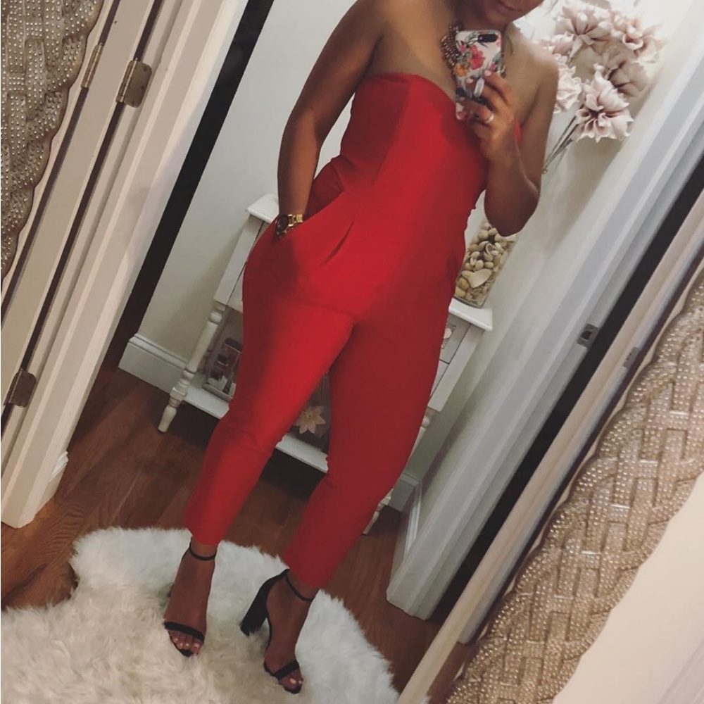 Red jumpsuit, perfect for fall and Christmas!